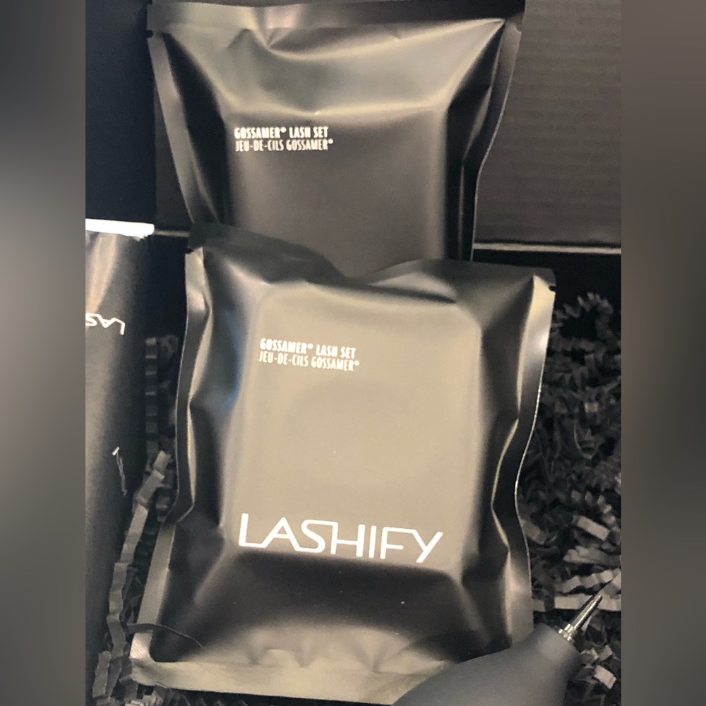 Lashify Luxe Kit - Picture 3 of 10